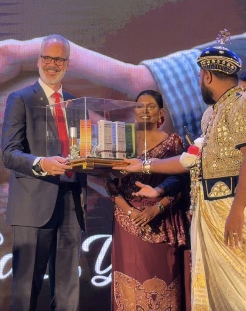 Presenting Frella to Mr. Rolf Blaser, CEO of Baurs